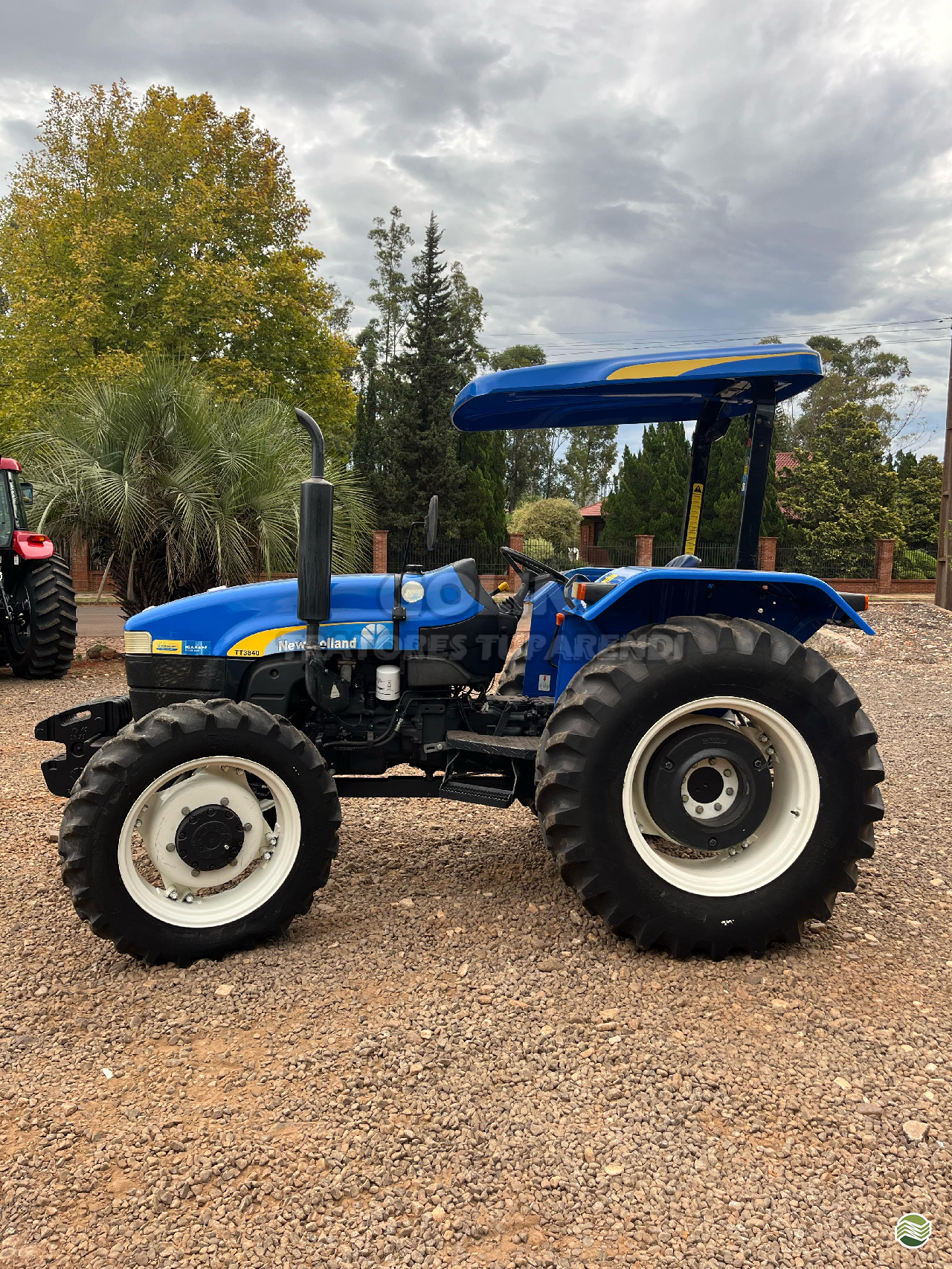 TRATOR NEW HOLLAND NEW TT 3840 Estreito Tração 4x4 Golin Tratores TUPARENDI RIO GRANDE DO SUL RS